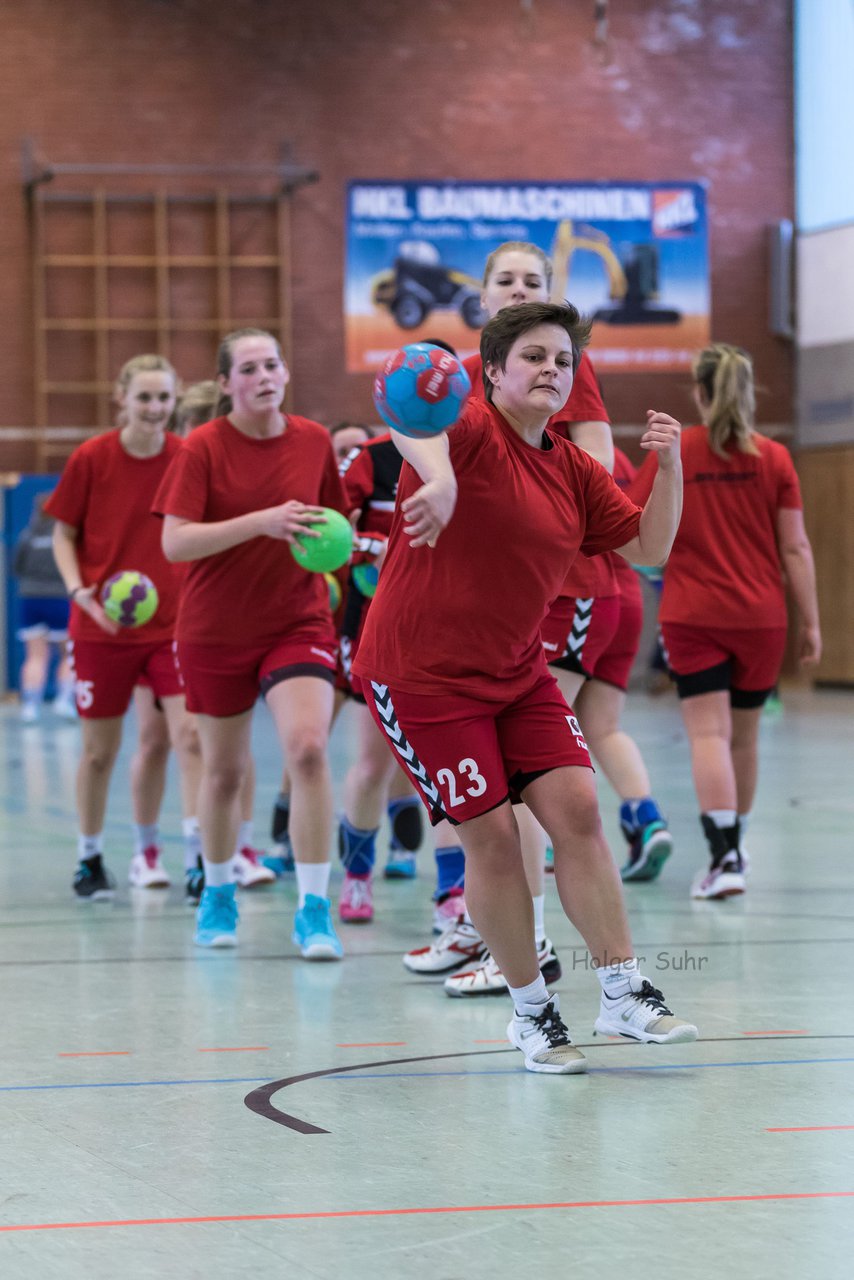 Bild 126 - Frauen Barmstedter TS - Buedelsdorfer TSV : Ergebnis: 26:12